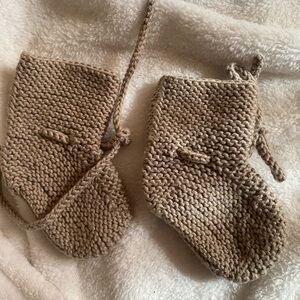 Babby knitted booties